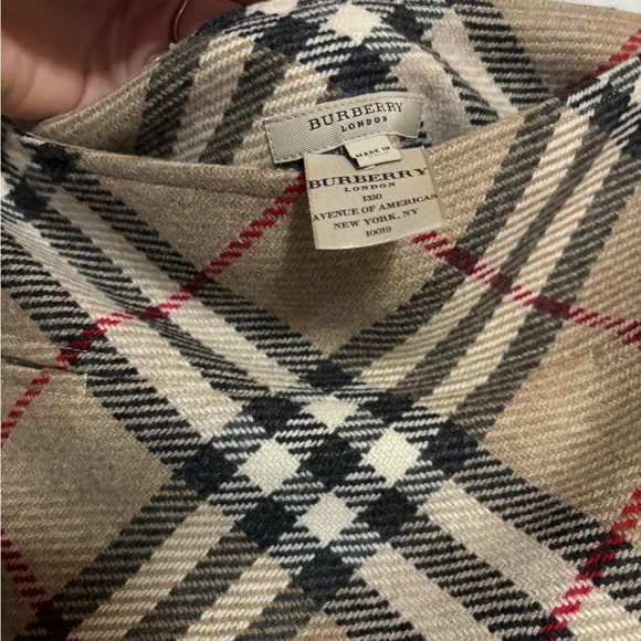 Burberry skirt - Picture 3 of 10